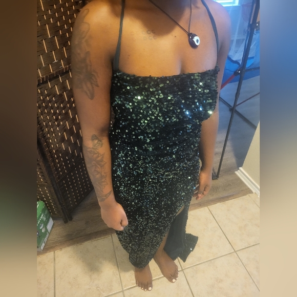 Green Sequence (video)never worn new evening dress. - Picture 6 of 10